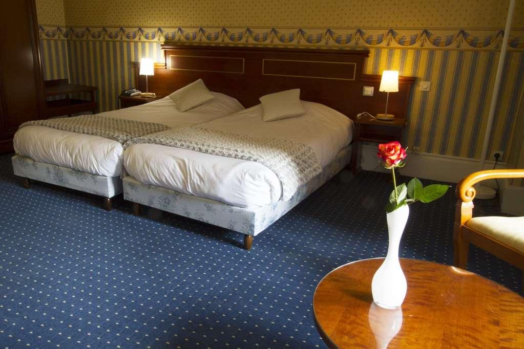 Brit Hotel Roanne - Le Grand Hotel Værelse billede