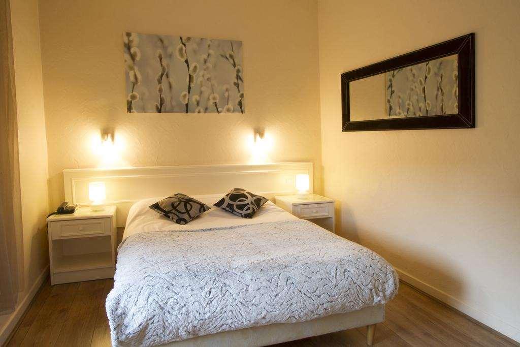 Brit Hotel Roanne - Le Grand Hotel Værelse billede
