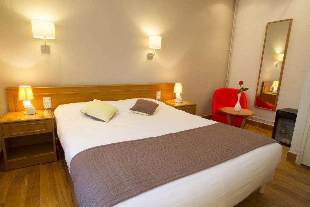 Brit Hotel Roanne - Le Grand Hotel Værelse billede