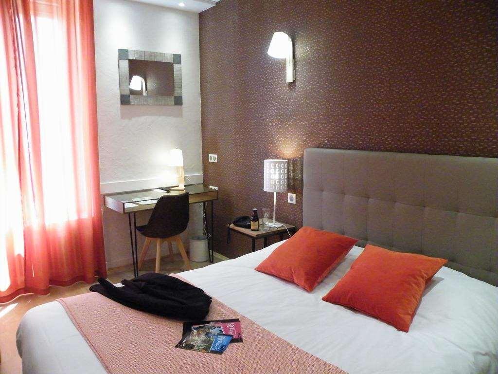 Brit Hotel Roanne - Le Grand Hotel Værelse billede
